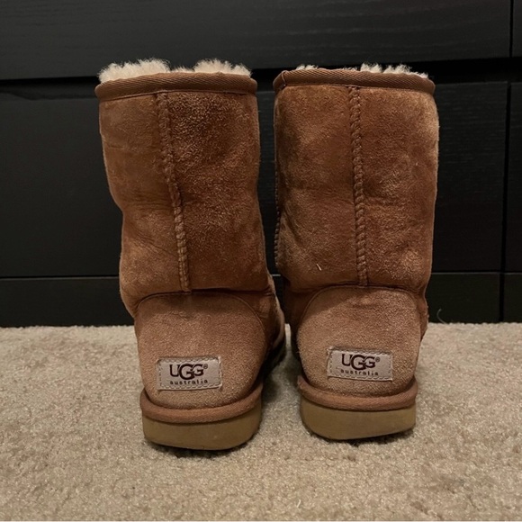 Ugg Australia Medi Boots - Picture 3 of 6